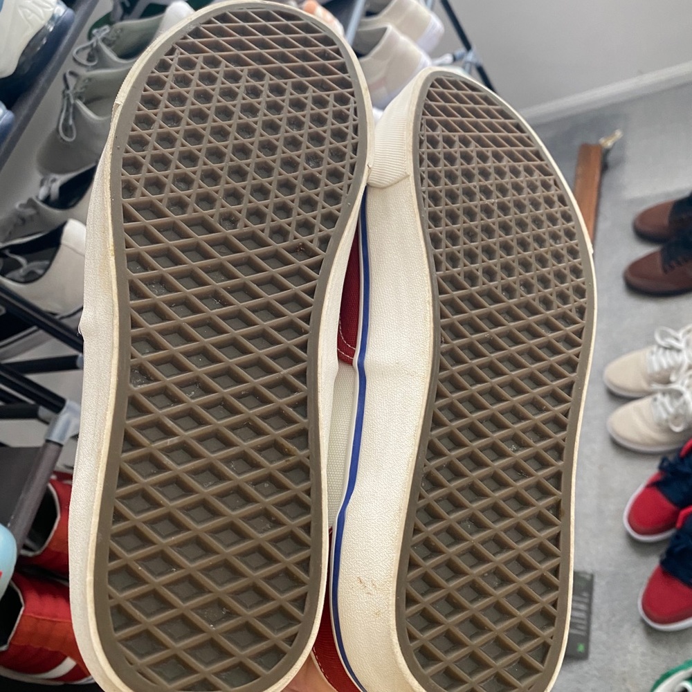 Vans - Picture 2 of 4